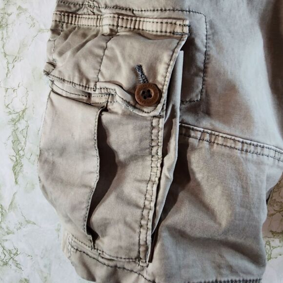 American Eagle Outfitters Utility/Cargo Shorts - Picture 7 of 12